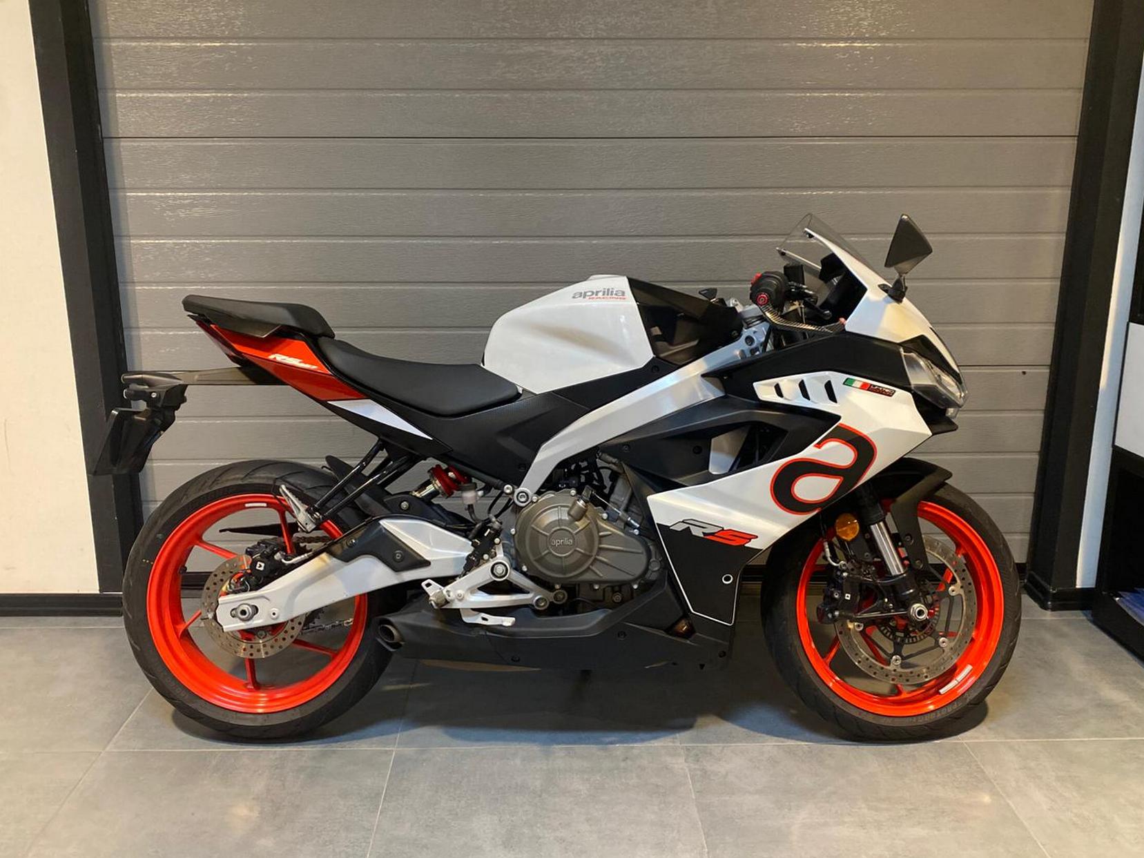 Motocicleta Aprilia RS 457 Second